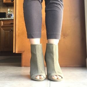 Juicy Couture beige/ nude 4” wedge ankle boots